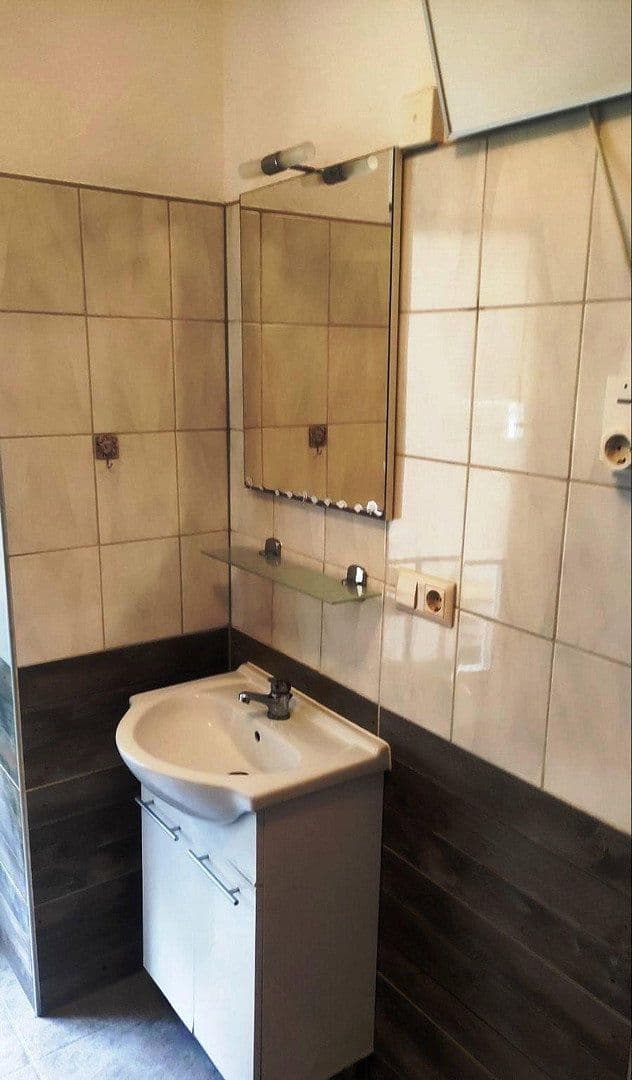 Pronájem bytu 1+1 40 m², Hohenlohestrasse 75, Bad Wildbad, Bádensko-Württembersko Pronájem bytu 1+1 40 m², Hohenlohestrasse 75, Bad Wildbad, Bádensko-Württembersko