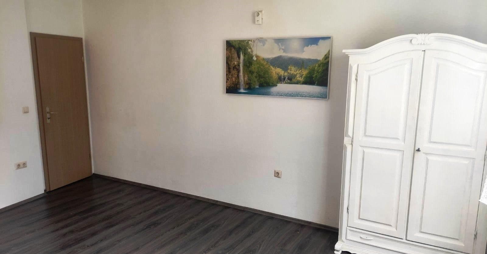 Pronájem bytu 1+1 40 m², Hohenlohestrasse 75, Bad Wildbad, Bádensko-Württembersko Pronájem bytu 1+1 40 m², Hohenlohestrasse 75, Bad Wildbad, Bádensko-Württembersko