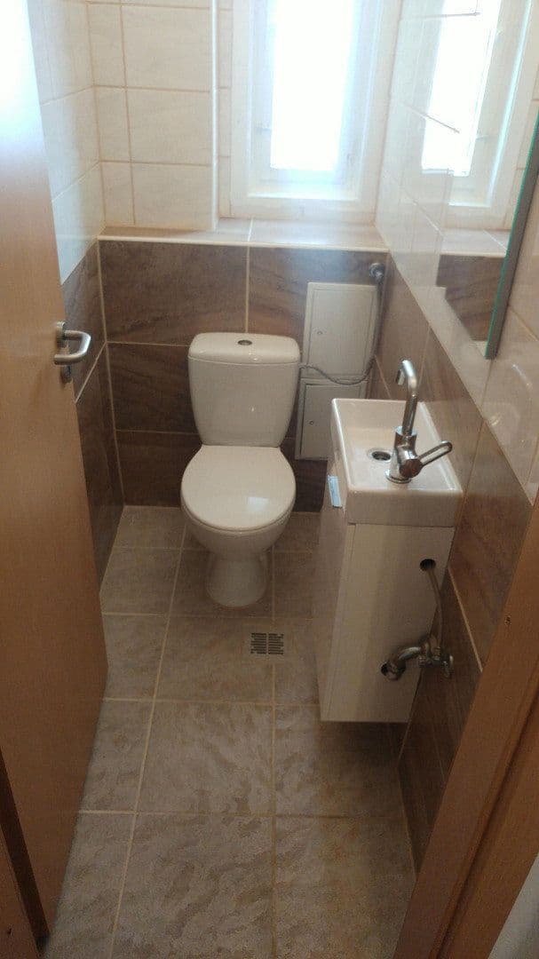 Pronájem bytu 1+1 40 m², Hohenlohestrasse 75, Bad Wildbad, Bádensko-Württembersko Pronájem bytu 1+1 40 m², Hohenlohestrasse 75, Bad Wildbad, Bádensko-Württembersko