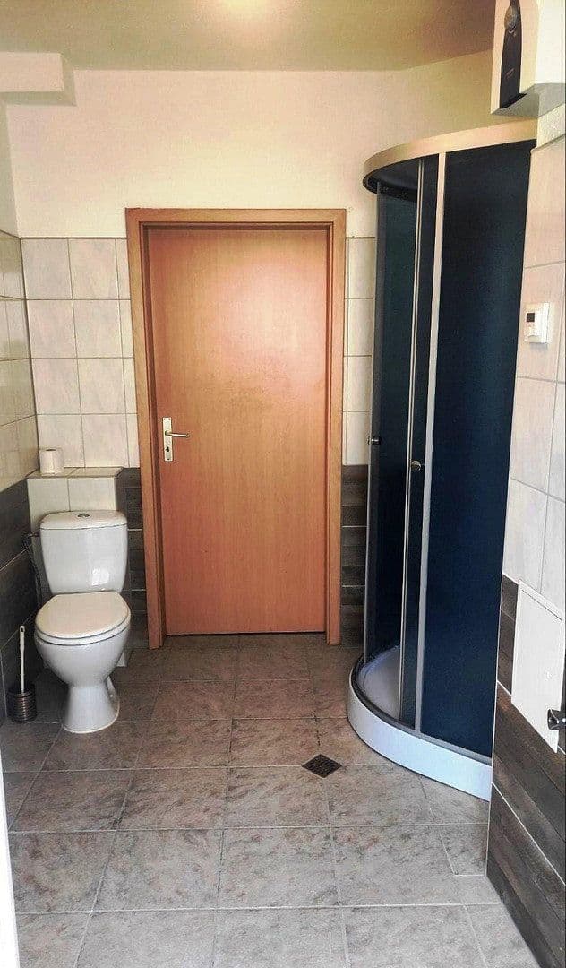 Pronájem bytu 1+1 40 m², Hohenlohestrasse 75, Bad Wildbad, Bádensko-Württembersko Pronájem bytu 1+1 40 m², Hohenlohestrasse 75, Bad Wildbad, Bádensko-Württembersko
