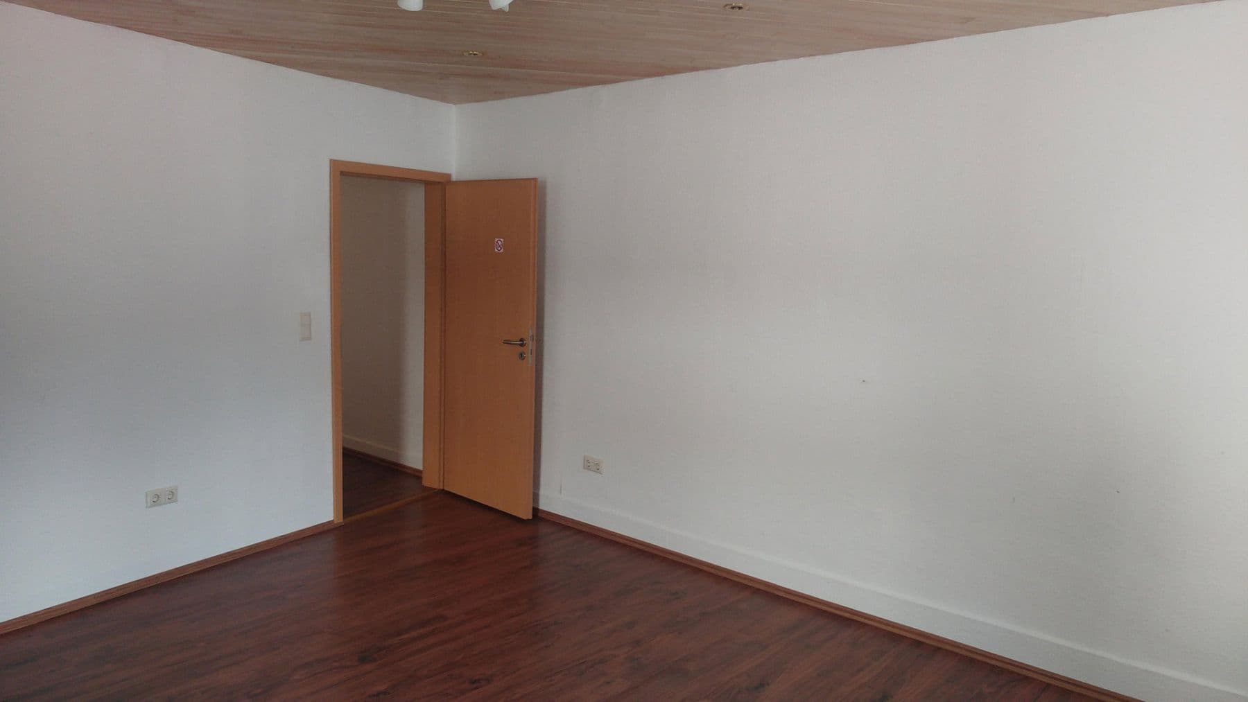 Pronájem bytu 1+1 40 m², Hohenlohestrasse 75, Bad Wildbad, Bádensko-Württembersko Pronájem bytu 1+1 40 m², Hohenlohestrasse 75, Bad Wildbad, Bádensko-Württembersko