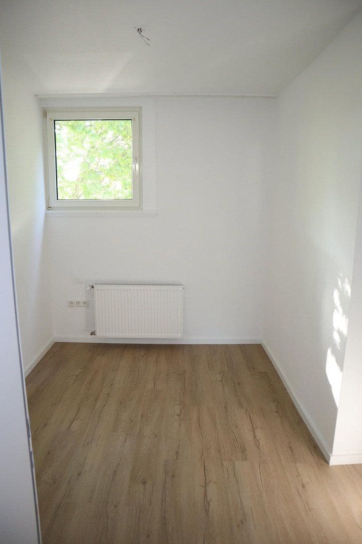 Pronájem bytu 4+1 80 m², Ludwigshafen, Porýní-Falc Pronájem bytu 4+1 80 m², Ludwigshafen, Porýní-Falc