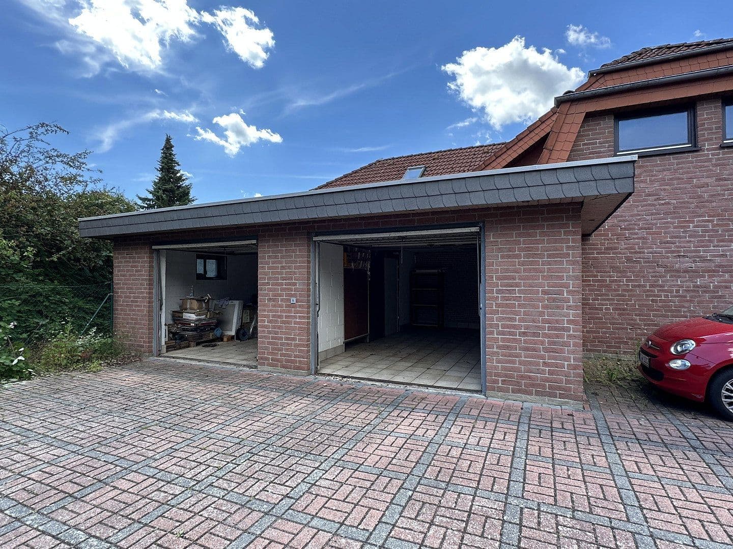 Prodej domu 300 m², pozemek 3.400 m², An den Lindenbäumen 58, Fuldabrück, Hessen Prodej domu 300 m², pozemek 3.400 m², An den Lindenbäumen 58, Fuldabrück, Hessen