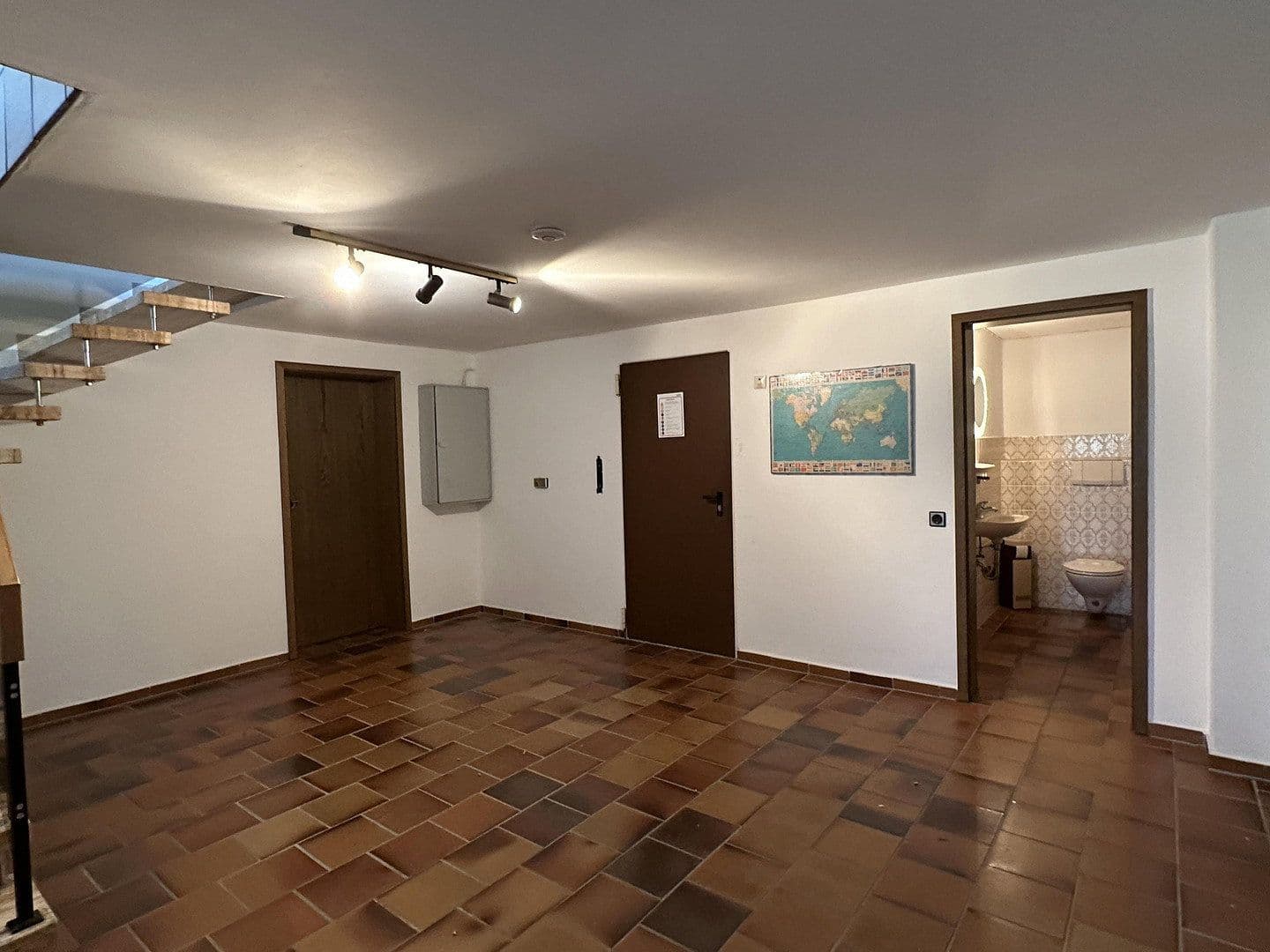 Prodej domu 300 m², pozemek 3.400 m², An den Lindenbäumen 58, Fuldabrück, Hessen Prodej domu 300 m², pozemek 3.400 m², An den Lindenbäumen 58, Fuldabrück, Hessen
