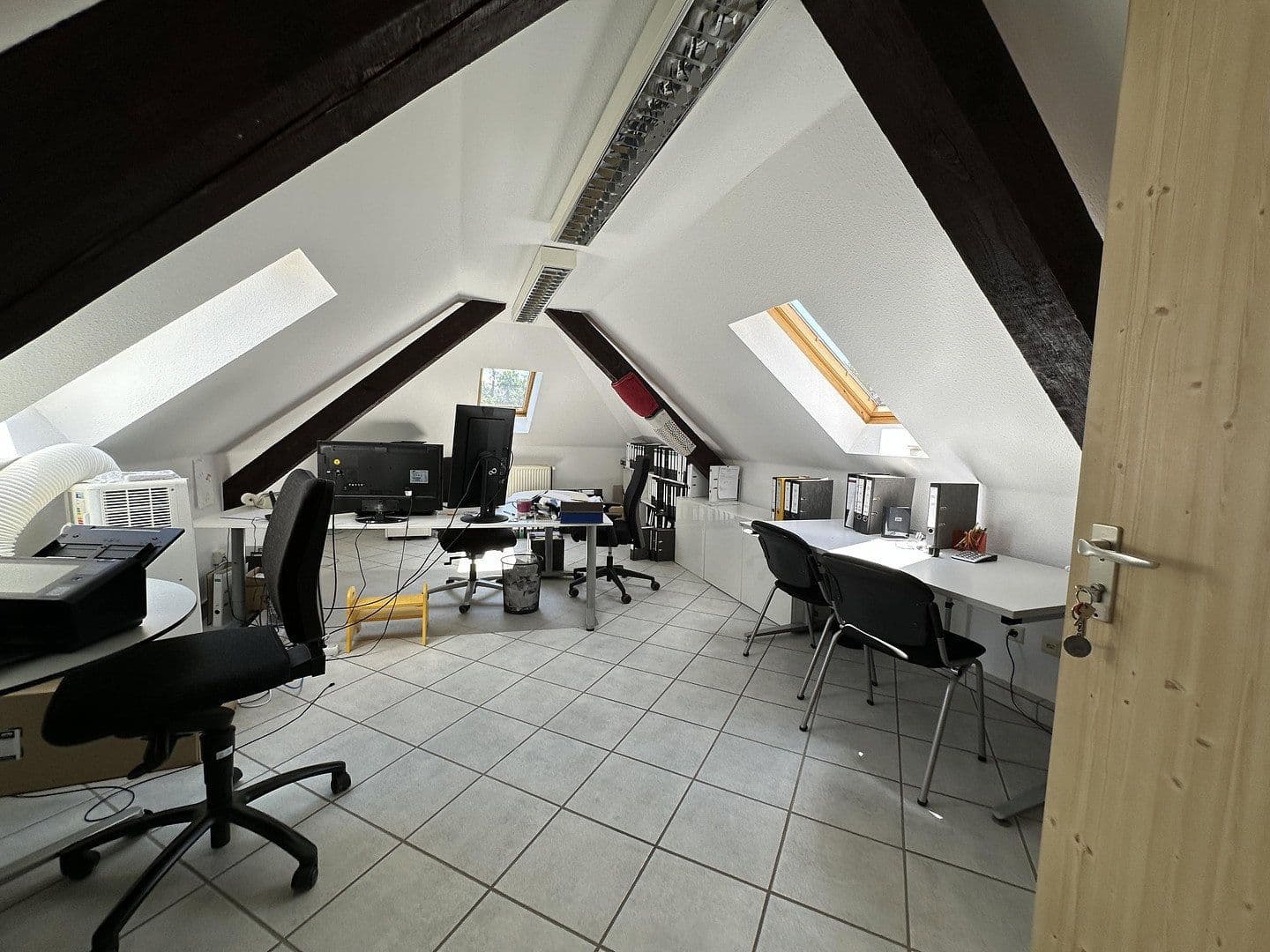 Prodej domu 300 m², pozemek 3.400 m², An den Lindenbäumen 58, Fuldabrück, Hessen Prodej domu 300 m², pozemek 3.400 m², An den Lindenbäumen 58, Fuldabrück, Hessen