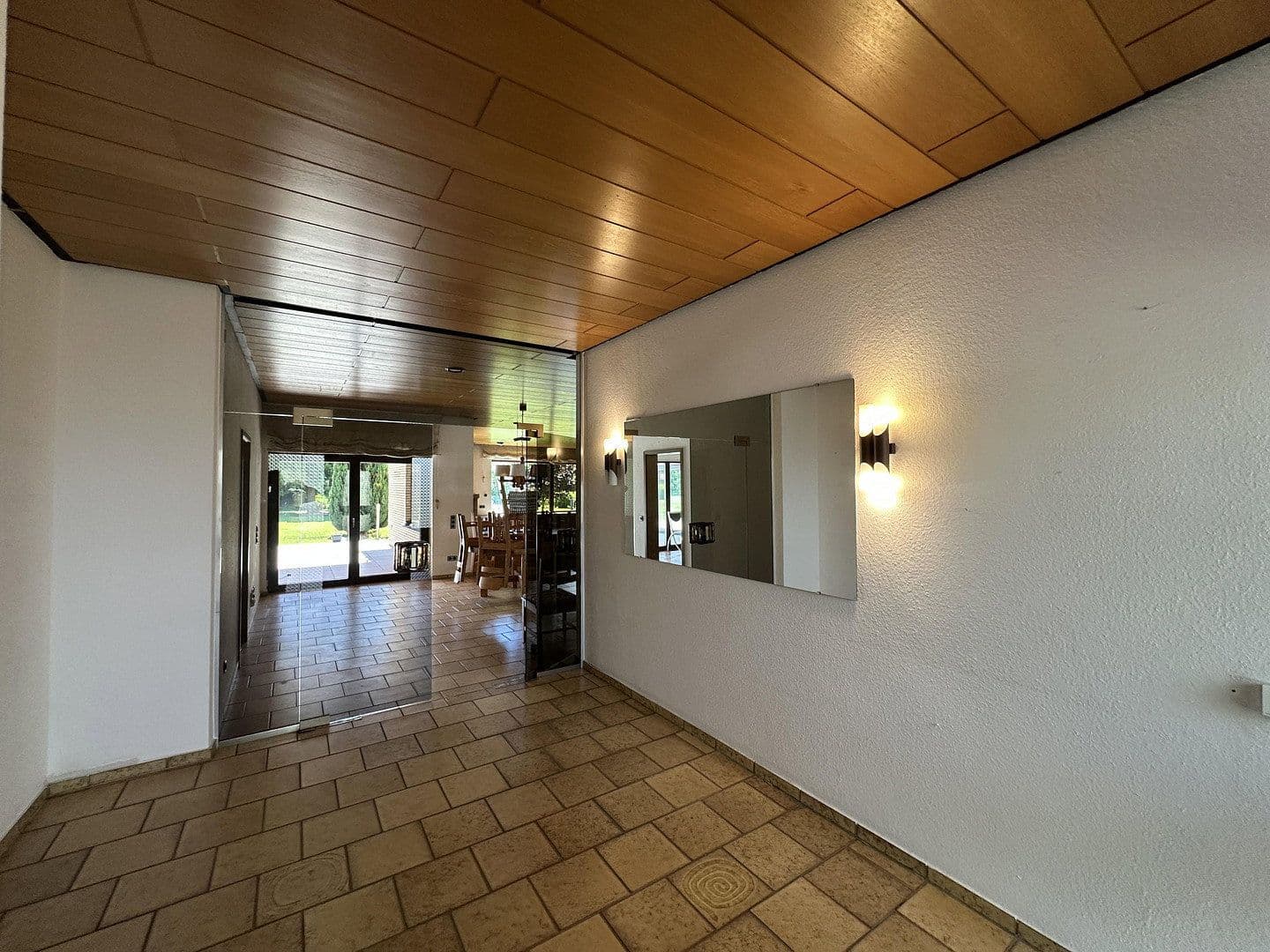 Prodej domu 300 m², pozemek 3.400 m², An den Lindenbäumen 58, Fuldabrück, Hessen Prodej domu 300 m², pozemek 3.400 m², An den Lindenbäumen 58, Fuldabrück, Hessen