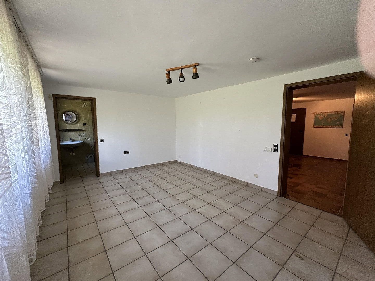 Prodej domu 300 m², pozemek 3.400 m², An den Lindenbäumen 58, Fuldabrück, Hessen Prodej domu 300 m², pozemek 3.400 m², An den Lindenbäumen 58, Fuldabrück, Hessen