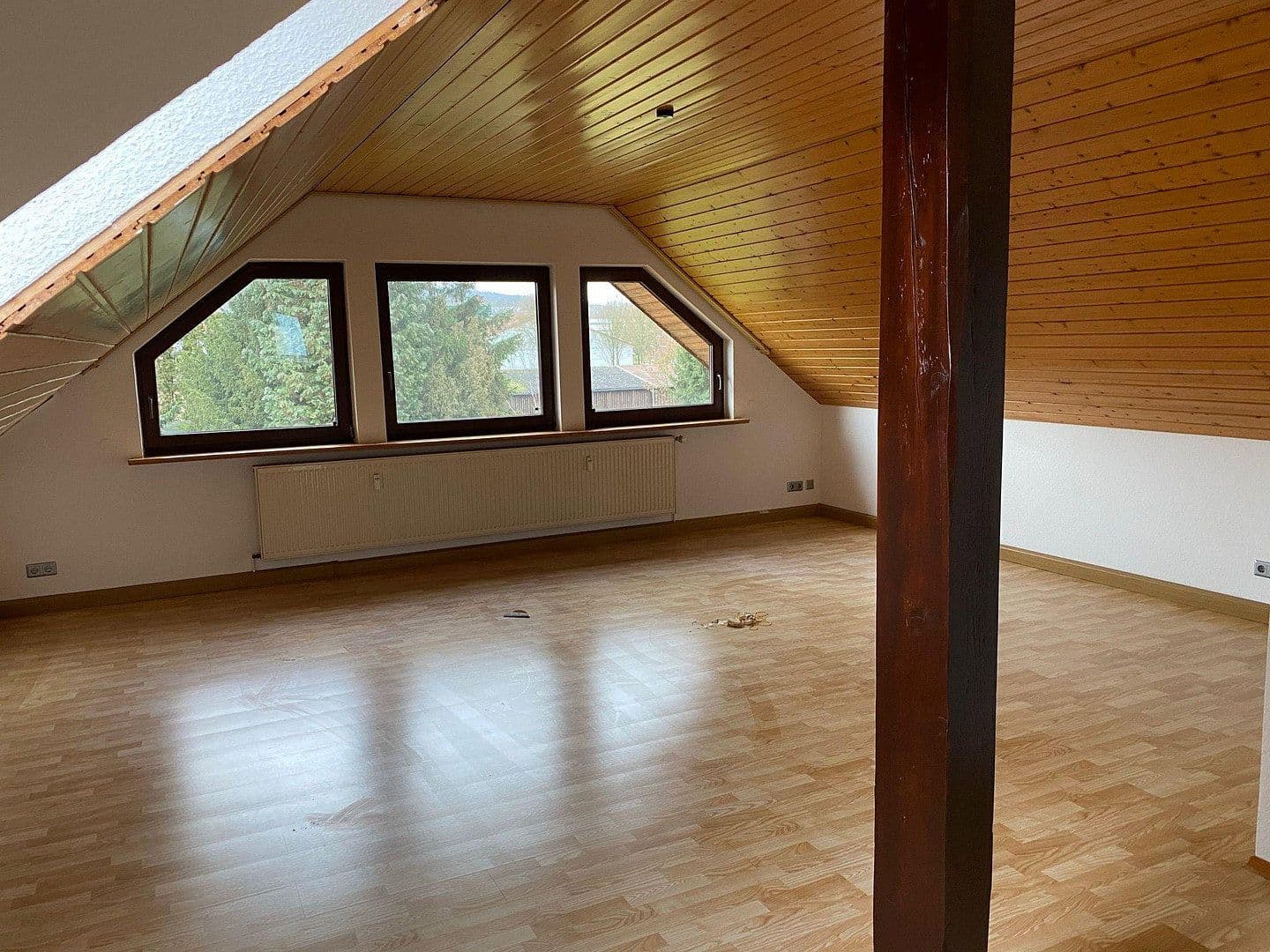 Prodej domu 300 m², pozemek 3.400 m², An den Lindenbäumen 58, Fuldabrück, Hessen Prodej domu 300 m², pozemek 3.400 m², An den Lindenbäumen 58, Fuldabrück, Hessen