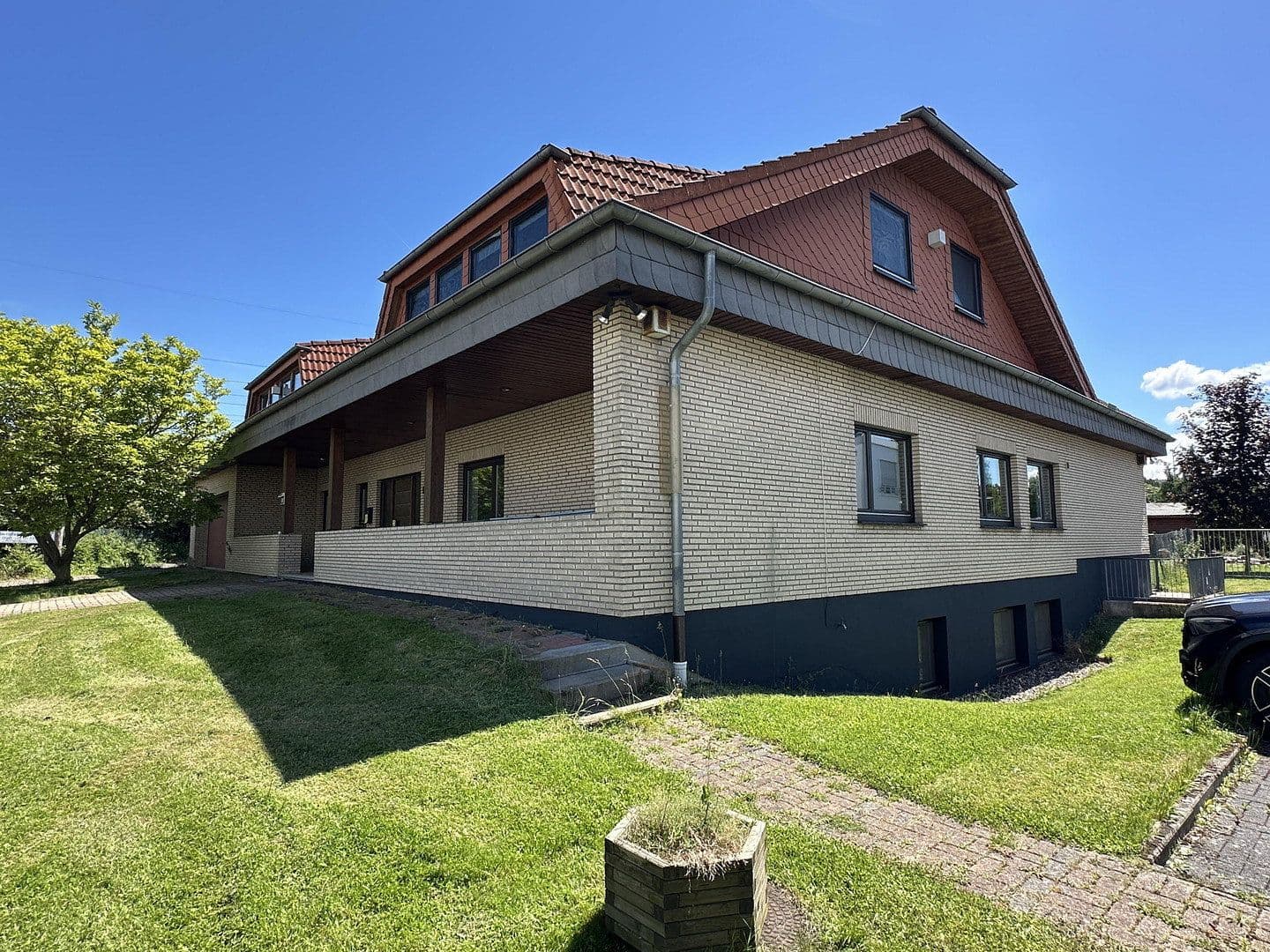 Prodej domu 300 m², pozemek 3.400 m², An den Lindenbäumen 58, Fuldabrück, Hessen Prodej domu 300 m², pozemek 3.400 m², An den Lindenbäumen 58, Fuldabrück, Hessen
