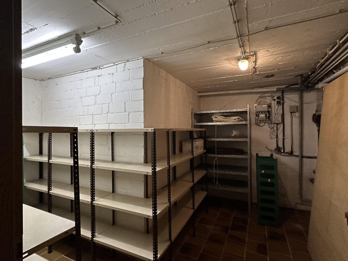 Prodej domu 300 m², pozemek 3.400 m², An den Lindenbäumen 58, Fuldabrück, Hessen Prodej domu 300 m², pozemek 3.400 m², An den Lindenbäumen 58, Fuldabrück, Hessen