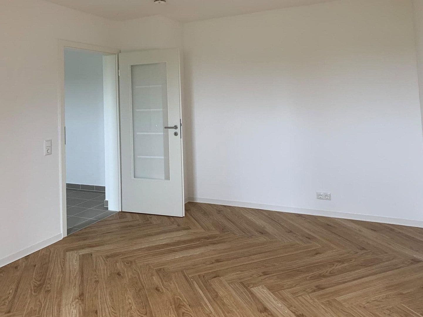 Pronájem bytu 2+1 60 m², Kaiserallee 31, Karlsruhe, Bádensko-Württembersko Pronájem bytu 2+1 60 m², Kaiserallee 31, Karlsruhe, Bádensko-Württembersko