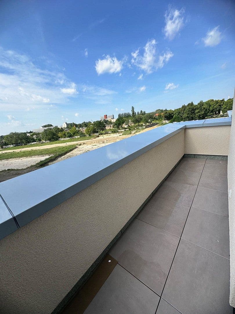 Pronájem bytu 2+1 78 m², Regener Straße 65, Berlin, Berlín Pronájem bytu 2+1 78 m², Regener Straße 65, Berlin, Berlín