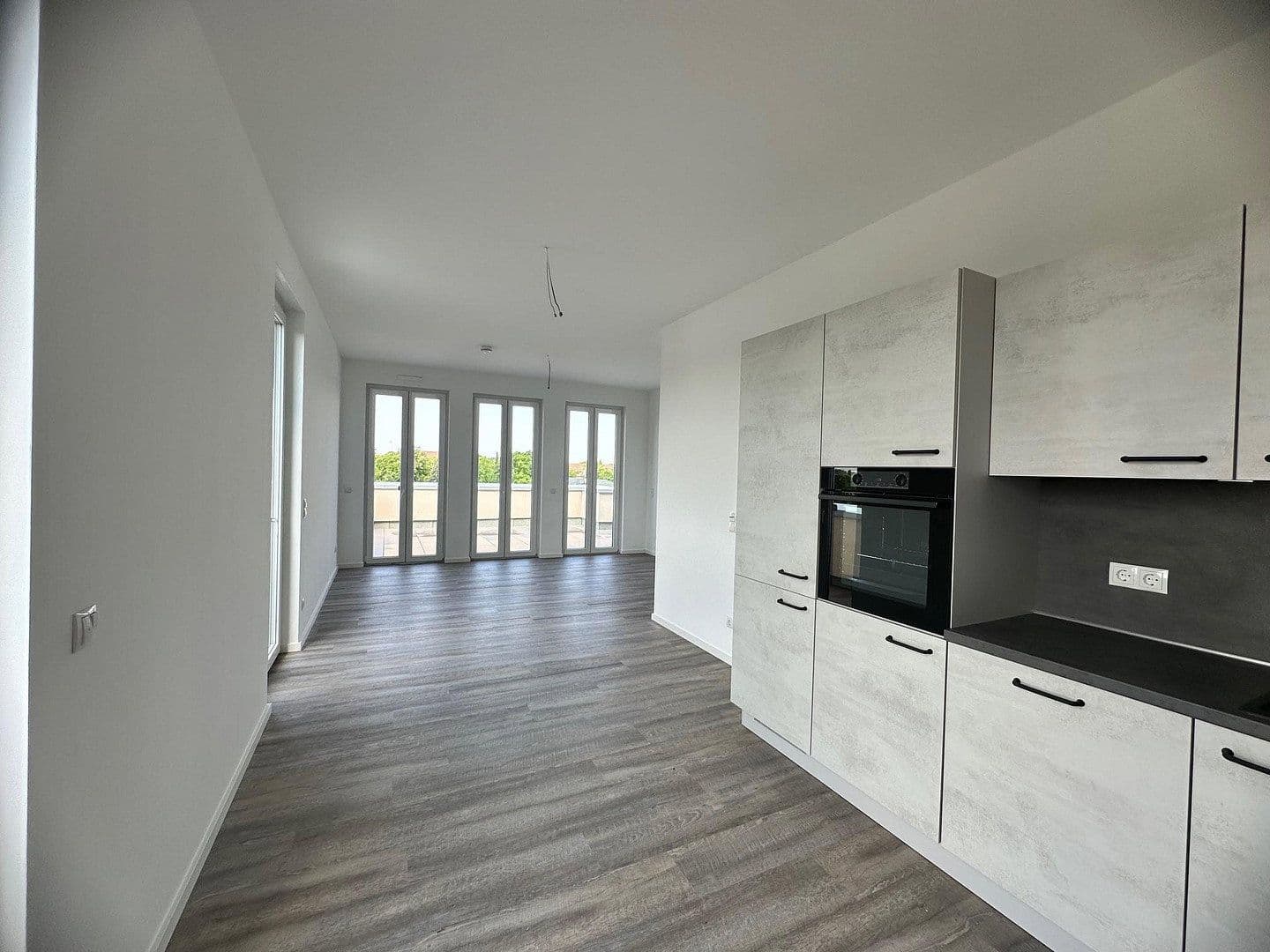 Pronájem bytu 2+1 78 m², Regener Straße 65, Berlin, Berlín Pronájem bytu 2+1 78 m², Regener Straße 65, Berlin, Berlín