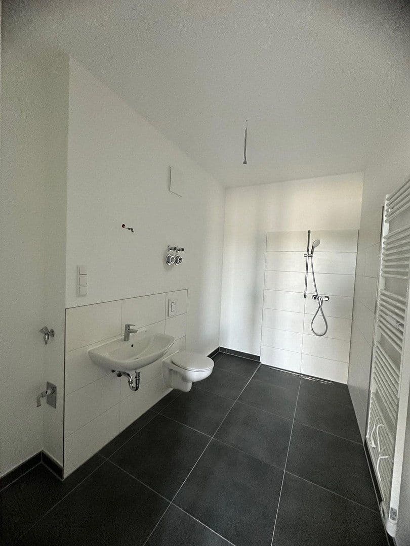 Pronájem bytu 2+1 78 m², Regener Straße 65, Berlin, Berlín Pronájem bytu 2+1 78 m², Regener Straße 65, Berlin, Berlín