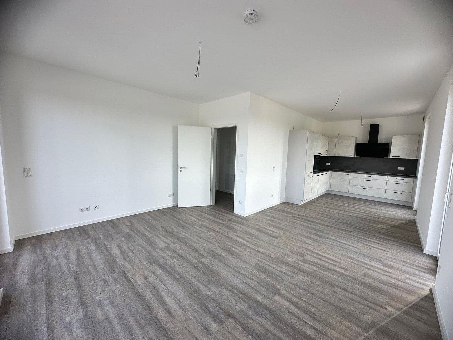 Pronájem bytu 2+1 78 m², Regener Straße 65, Berlin, Berlín Pronájem bytu 2+1 78 m², Regener Straße 65, Berlin, Berlín