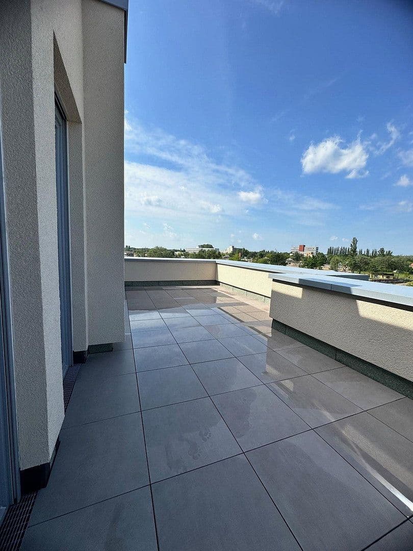 Pronájem bytu 2+1 78 m², Regener Straße 65, Berlin, Berlín Pronájem bytu 2+1 78 m², Regener Straße 65, Berlin, Berlín