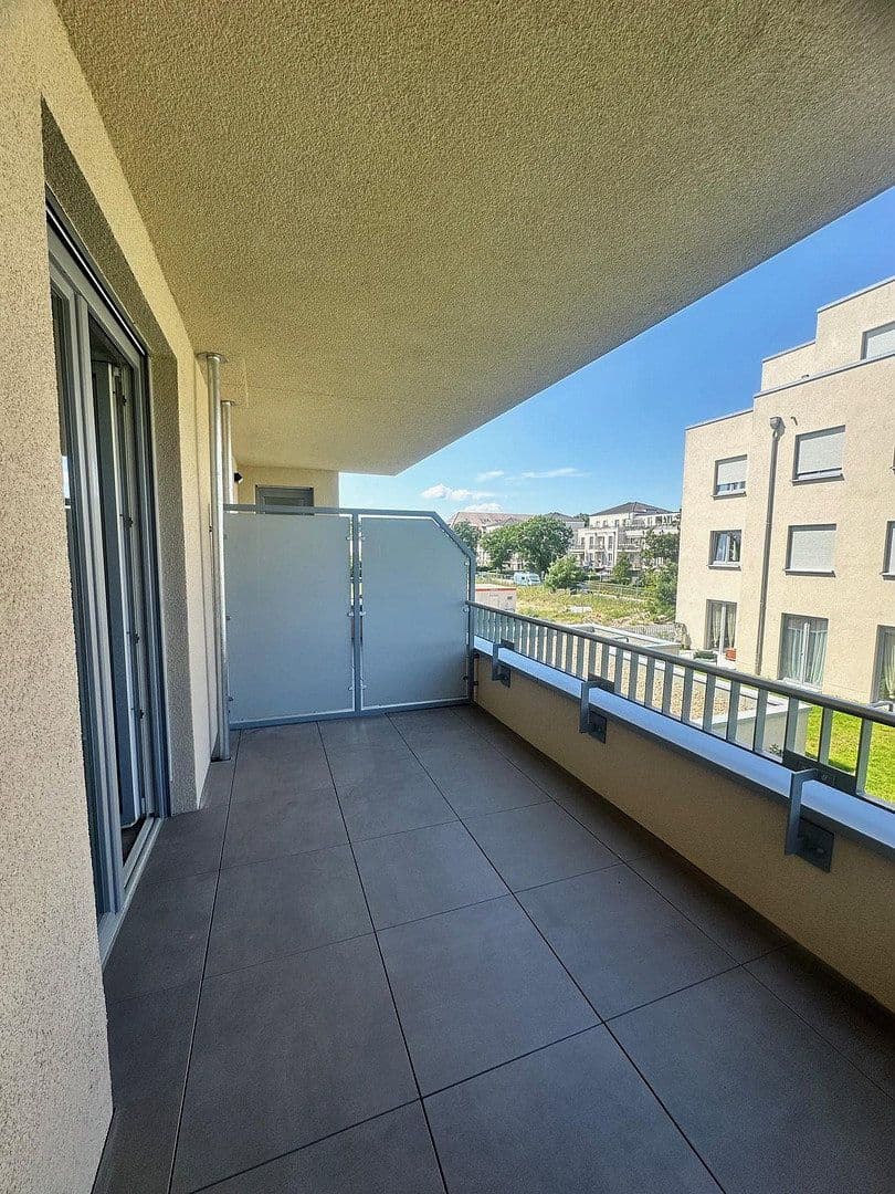 Pronájem bytu 3+1 78 m², Regener Straße 65, Berlin, Berlín Pronájem bytu 3+1 78 m², Regener Straße 65, Berlin, Berlín