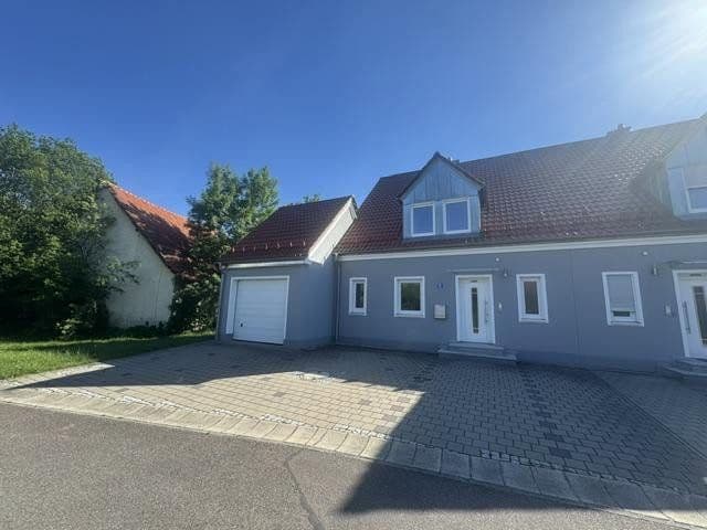 Prodej domu 150 m², pozemek 375 m², Frühlingsstraße 18, Schrobenhausen, Bavorsko Prodej domu 150 m², pozemek 375 m², Frühlingsstraße 18, Schrobenhausen, Bavorsko