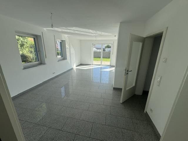 Prodej domu 150 m², pozemek 375 m², Frühlingsstraße 18, Schrobenhausen, Bavorsko Prodej domu 150 m², pozemek 375 m², Frühlingsstraße 18, Schrobenhausen, Bavorsko