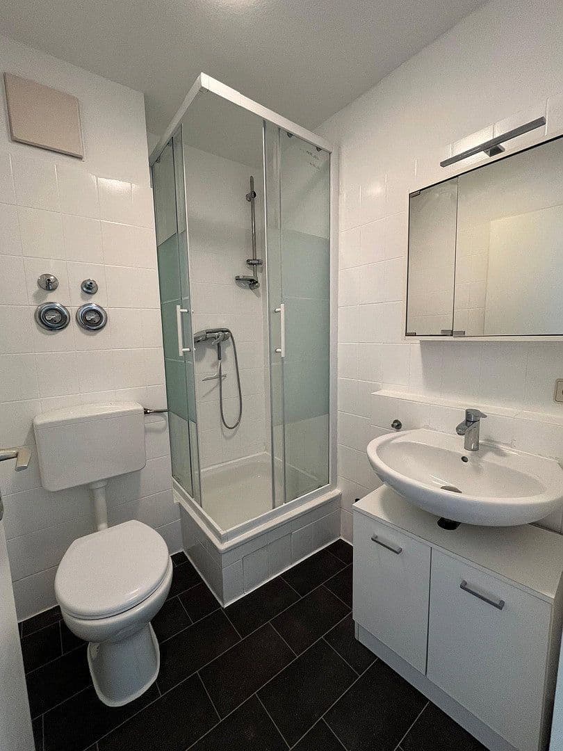 Pronájem bytu 1+1 25 m², Neckarauer Strasse 45, Mannheim, Bádensko-Württembersko Pronájem bytu 1+1 25 m², Neckarauer Strasse 45, Mannheim, Bádensko-Württembersko