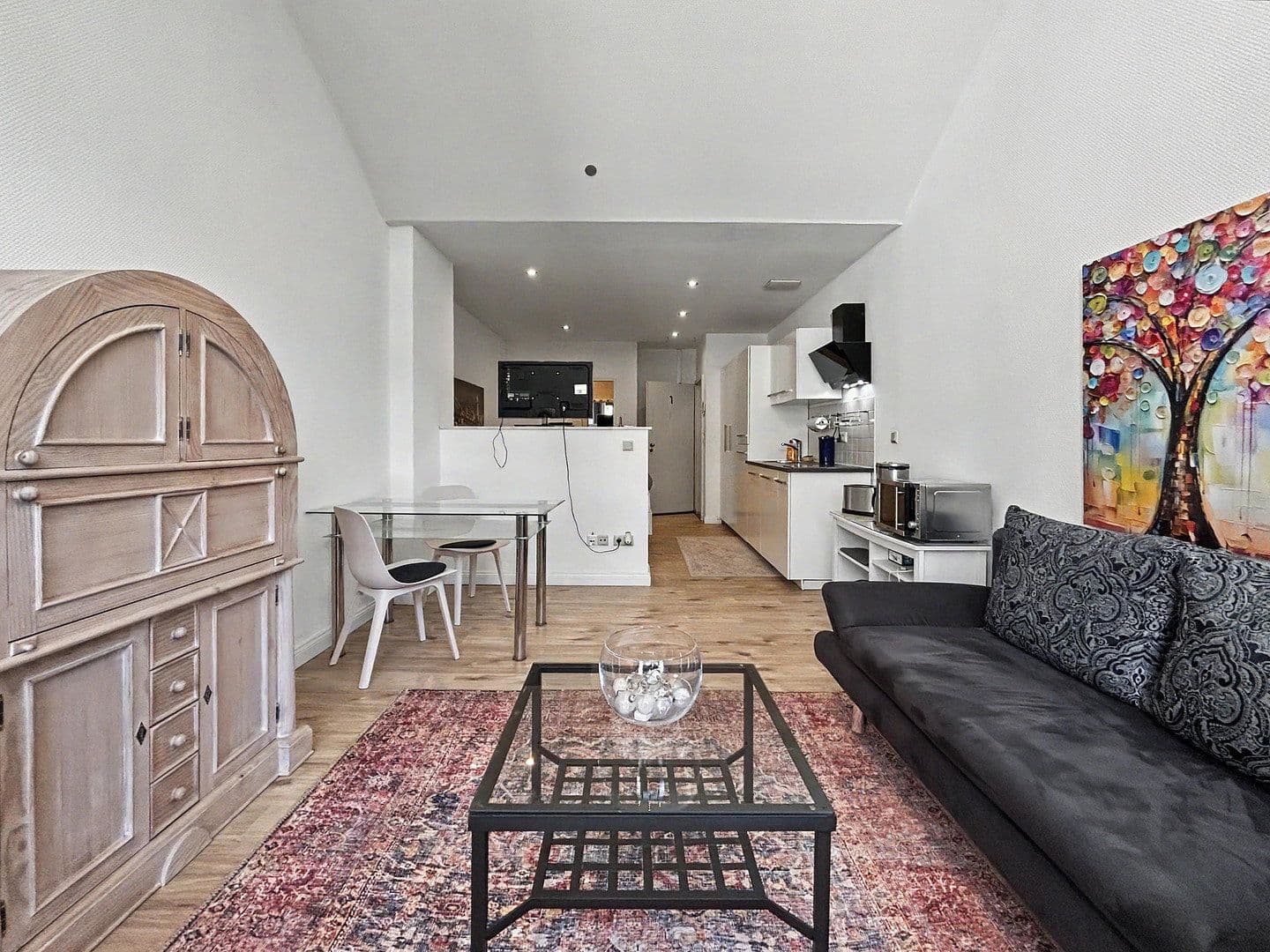 Pronájem bytu 1+1 40 m², Neusser Straße 695, Köln, Severní Porýní-Vestfálsko Pronájem bytu 1+1 40 m², Neusser Straße 695, Köln, Severní Porýní-Vestfálsko