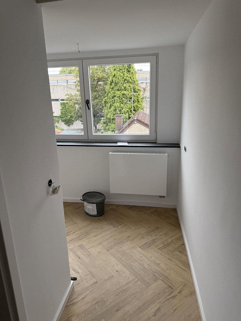 Pronájem bytu 2+1 38 m², Köln, Severní Porýní-Vestfálsko Pronájem bytu 2+1 38 m², Köln, Severní Porýní-Vestfálsko