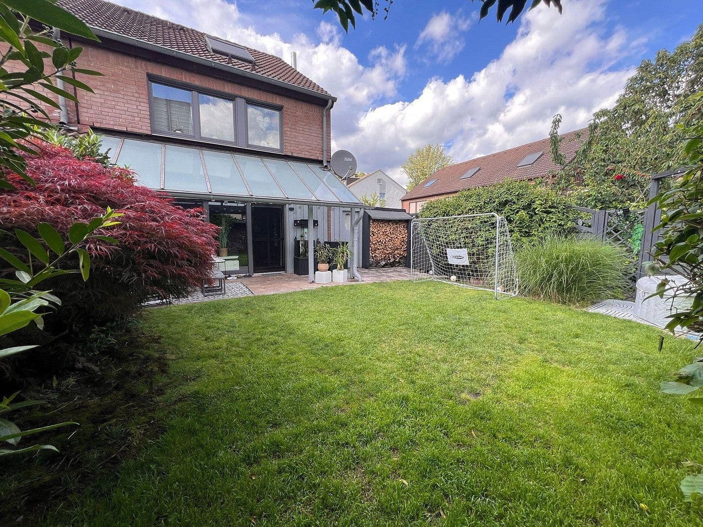 Prodej domu 126 m², pozemek 250 m², Gelsenkirchen, Severní Porýní-Vestfálsko Prodej domu 126 m², pozemek 250 m², Gelsenkirchen, Severní Porýní-Vestfálsko