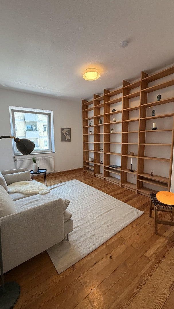 Pronájem bytu 2+1 44 m², Leipartstraße 14, München, Bavorsko Pronájem bytu 2+1 44 m², Leipartstraße 14, München, Bavorsko
