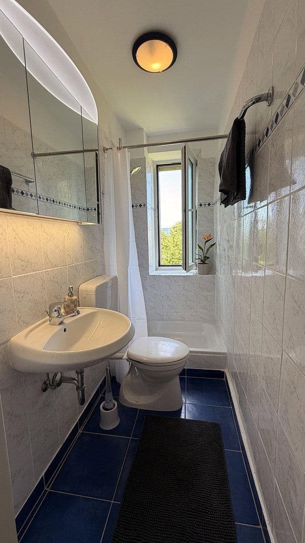 Pronájem bytu 2+1 44 m², Leipartstraße 14, München, Bavorsko Pronájem bytu 2+1 44 m², Leipartstraße 14, München, Bavorsko