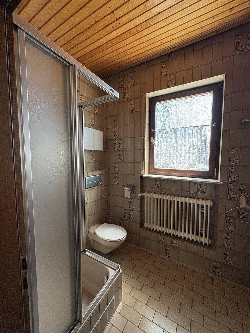 Prodej domu 166 m², pozemek 331 m², Goldäckerstraße, Leonberg, Bádensko-Württembersko Prodej domu 166 m², pozemek 331 m², Goldäckerstraße, Leonberg, Bádensko-Württembersko
