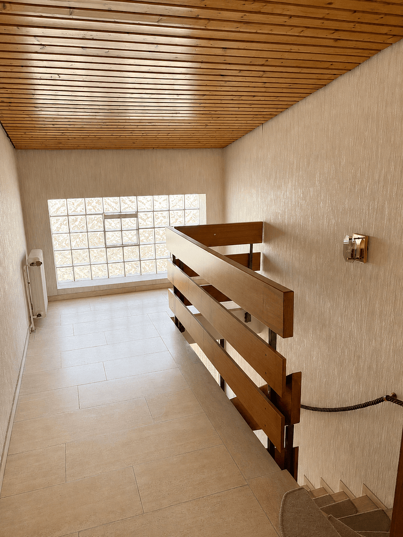 Prodej domu 166 m², pozemek 331 m², Goldäckerstraße, Leonberg, Bádensko-Württembersko Prodej domu 166 m², pozemek 331 m², Goldäckerstraße, Leonberg, Bádensko-Württembersko