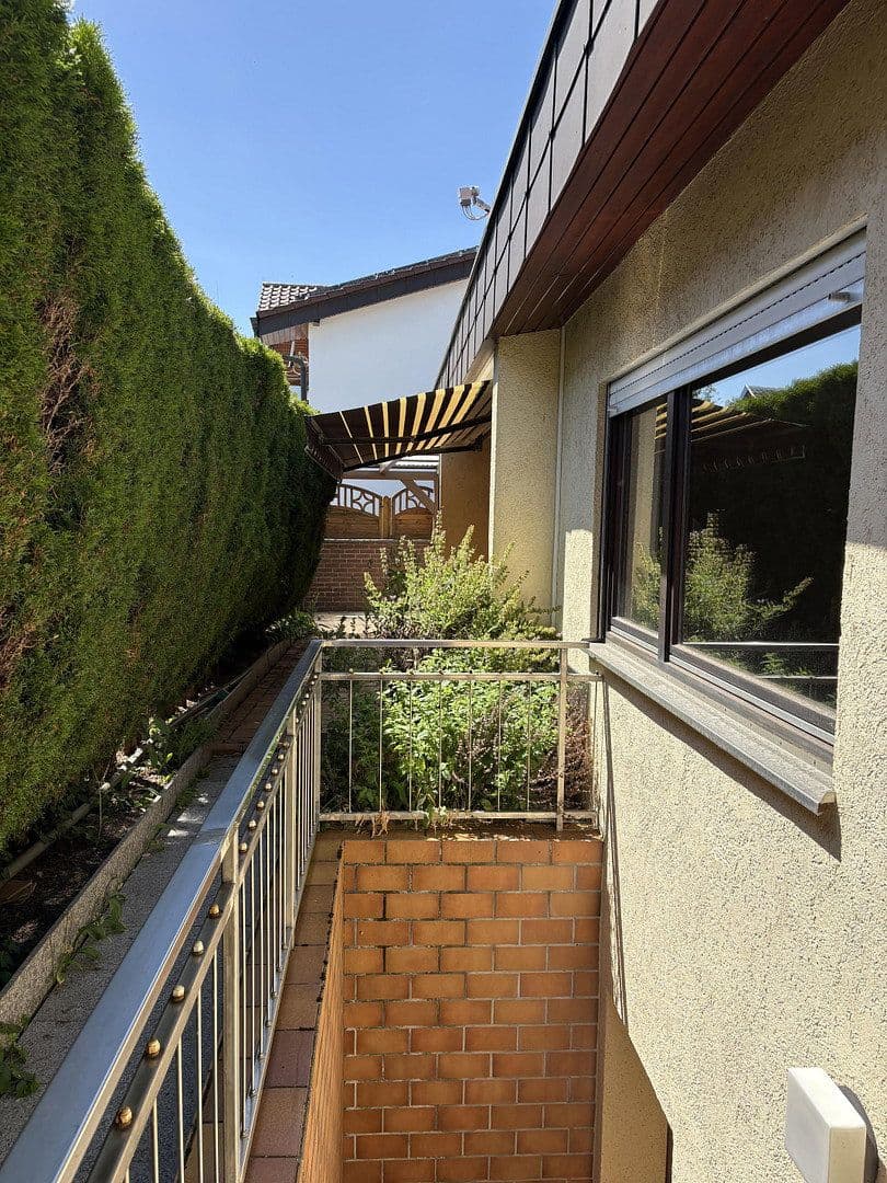 Prodej domu 166 m², pozemek 331 m², Goldäckerstraße, Leonberg, Bádensko-Württembersko Prodej domu 166 m², pozemek 331 m², Goldäckerstraße, Leonberg, Bádensko-Württembersko