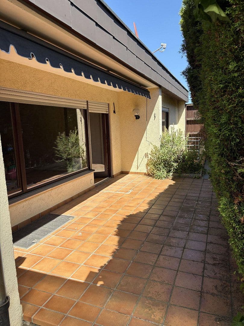 Prodej domu 166 m², pozemek 331 m², Goldäckerstraße, Leonberg, Bádensko-Württembersko Prodej domu 166 m², pozemek 331 m², Goldäckerstraße, Leonberg, Bádensko-Württembersko