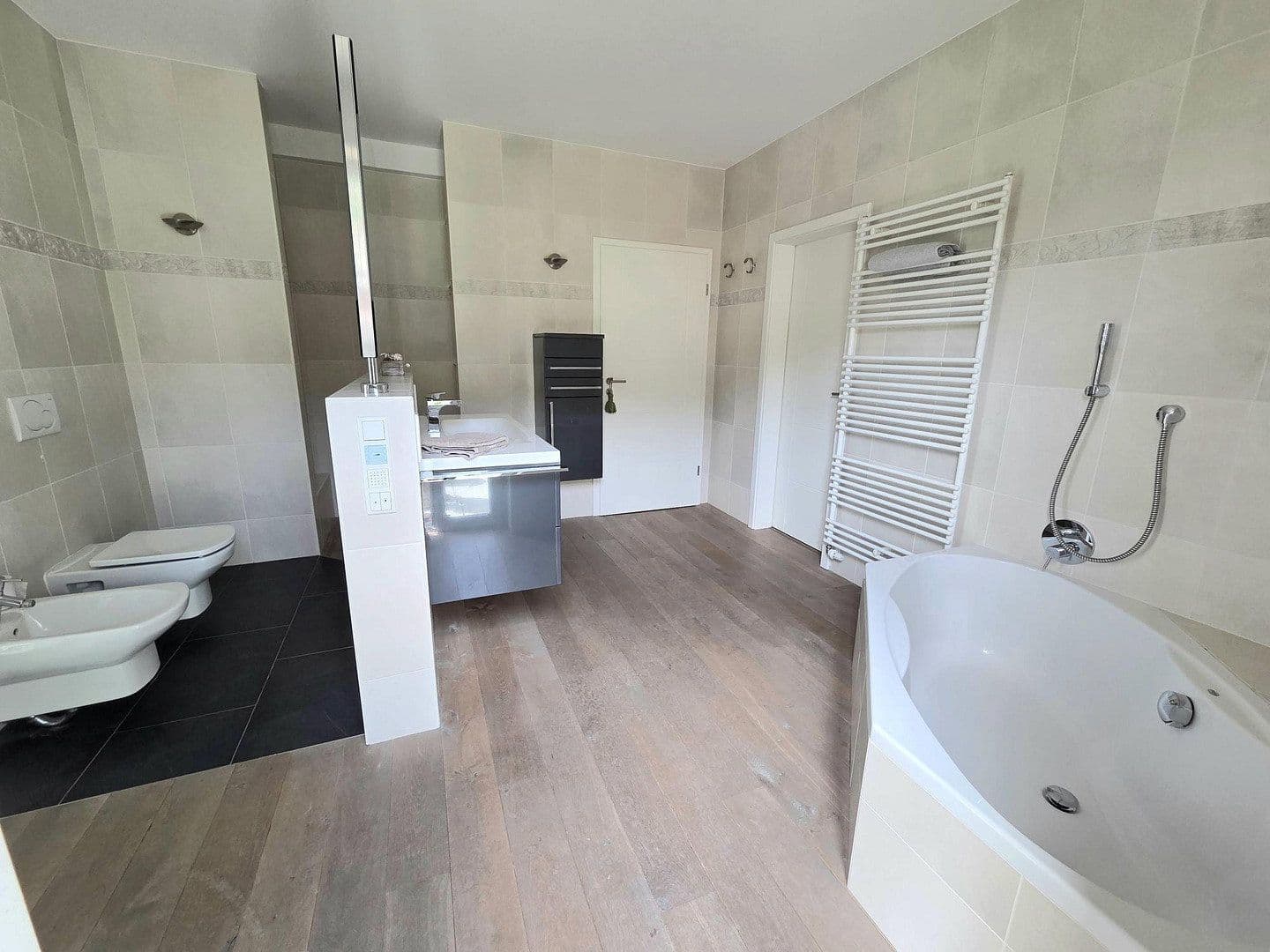 Pronájem bytu 4+1 174 m², Bensheim, Hessen Pronájem bytu 4+1 174 m², Bensheim, Hessen
