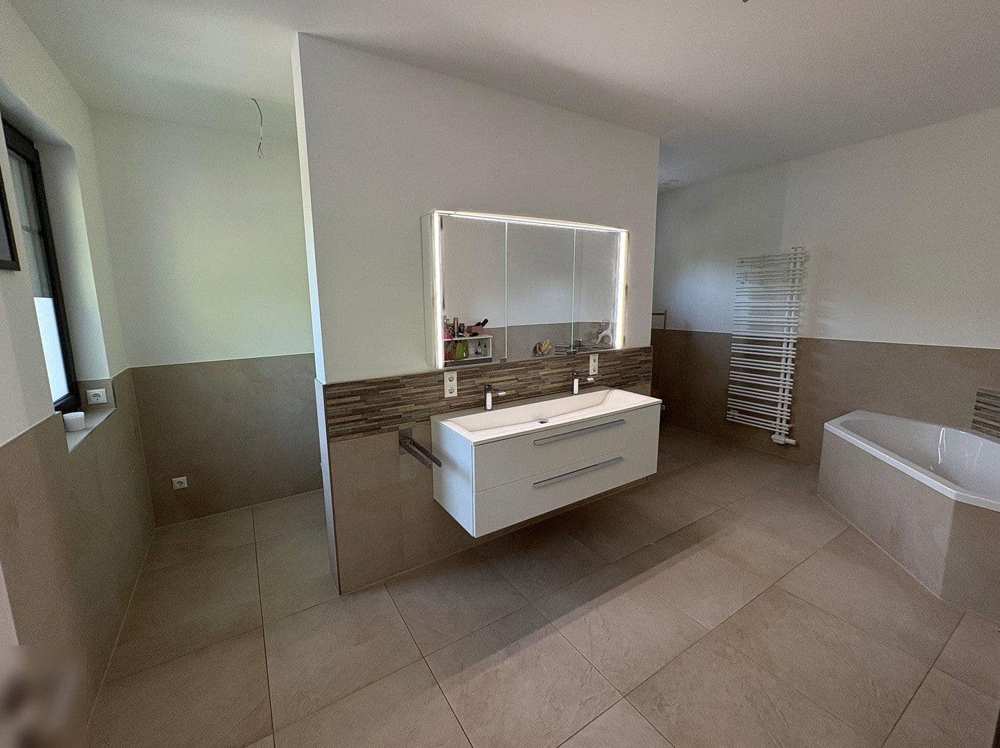 Prodej domu 267 m², pozemek 1.288 m², Falkensee, Braniborsko Prodej domu 267 m², pozemek 1.288 m², Falkensee, Braniborsko