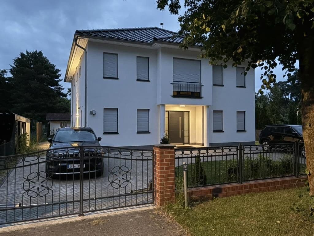 Prodej domu 267 m², pozemek 1.288 m², Falkensee, Braniborsko Prodej domu 267 m², pozemek 1.288 m², Falkensee, Braniborsko