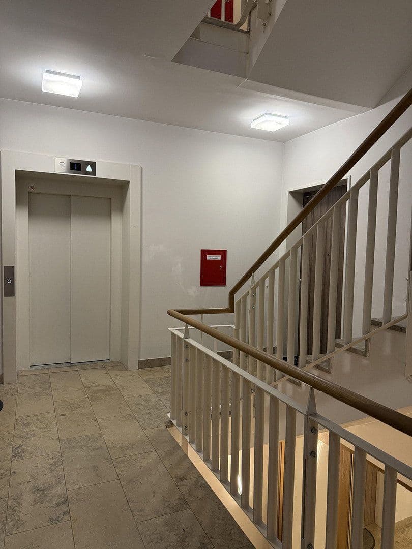 Prodej bytu 4+1 120 m², Berlin, Berlín Prodej bytu 4+1 120 m², Berlin, Berlín