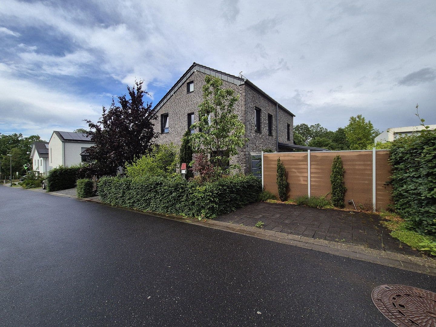 Prodej domu 220 m², pozemek 766 m², Roetgen, Severní Porýní-Vestfálsko Prodej domu 220 m², pozemek 766 m², Roetgen, Severní Porýní-Vestfálsko