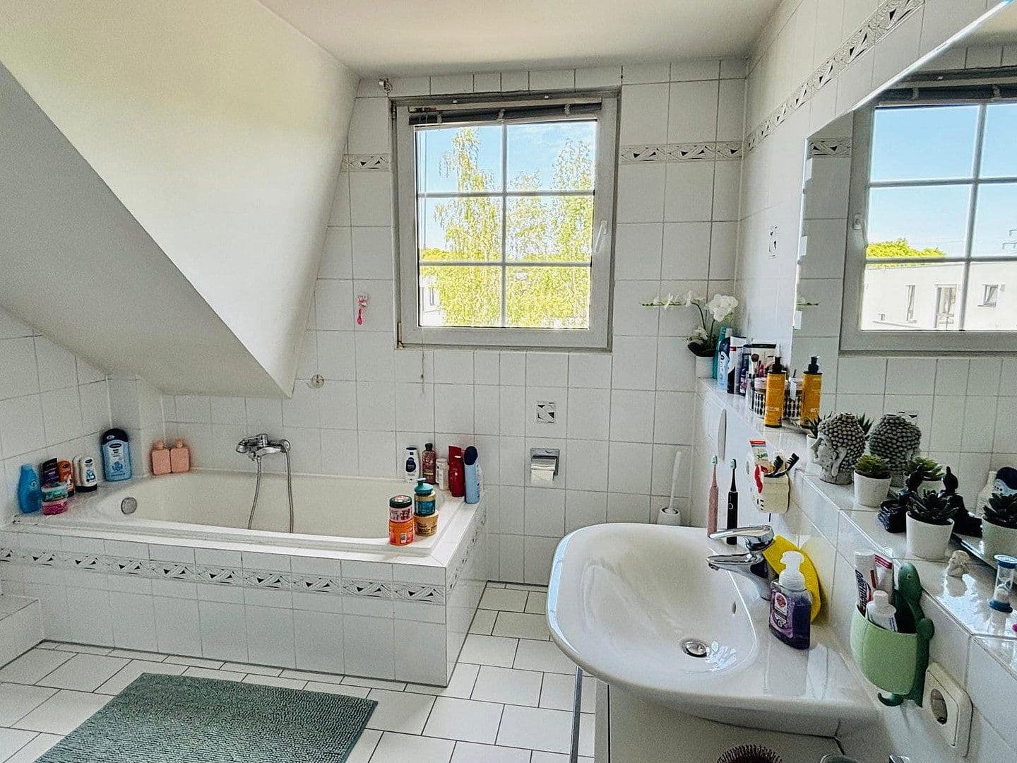Prodej domu 173 m², pozemek 388 m², Cáchy, Severní Porýní-Vestfálsko Prodej domu 173 m², pozemek 388 m², Cáchy, Severní Porýní-Vestfálsko