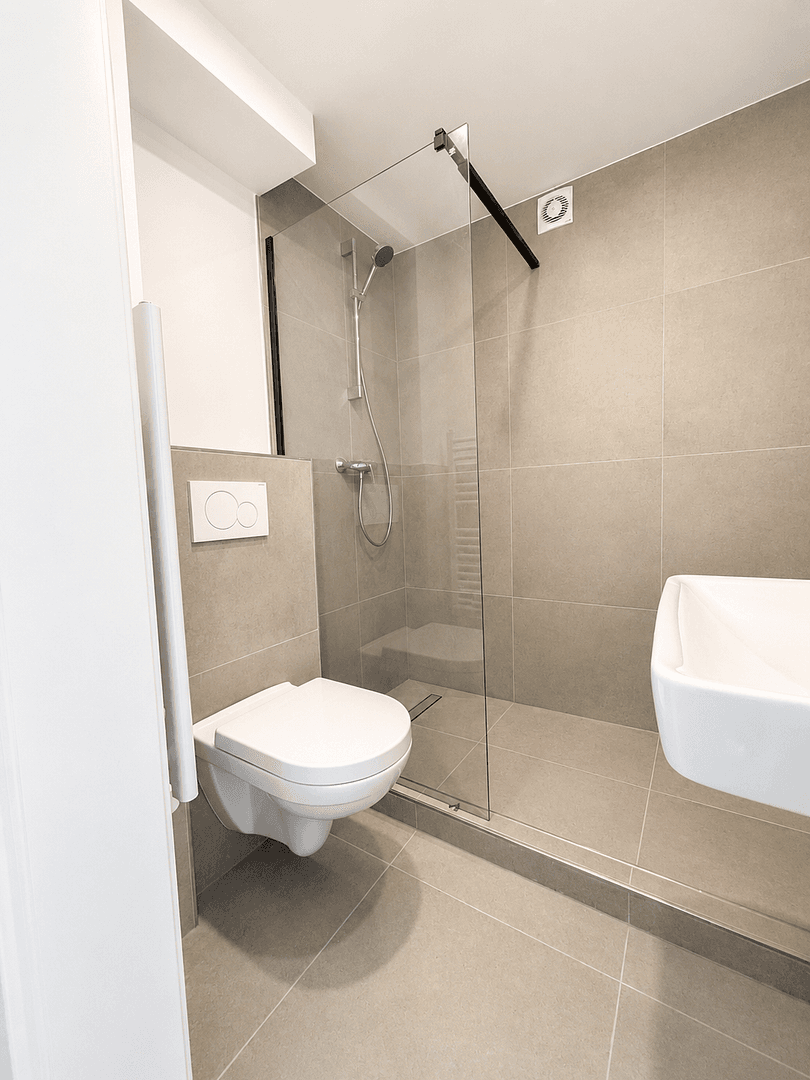 Prodej bytu 3+1 64 m², Köln, Severní Porýní-Vestfálsko Prodej bytu 3+1 64 m², Köln, Severní Porýní-Vestfálsko