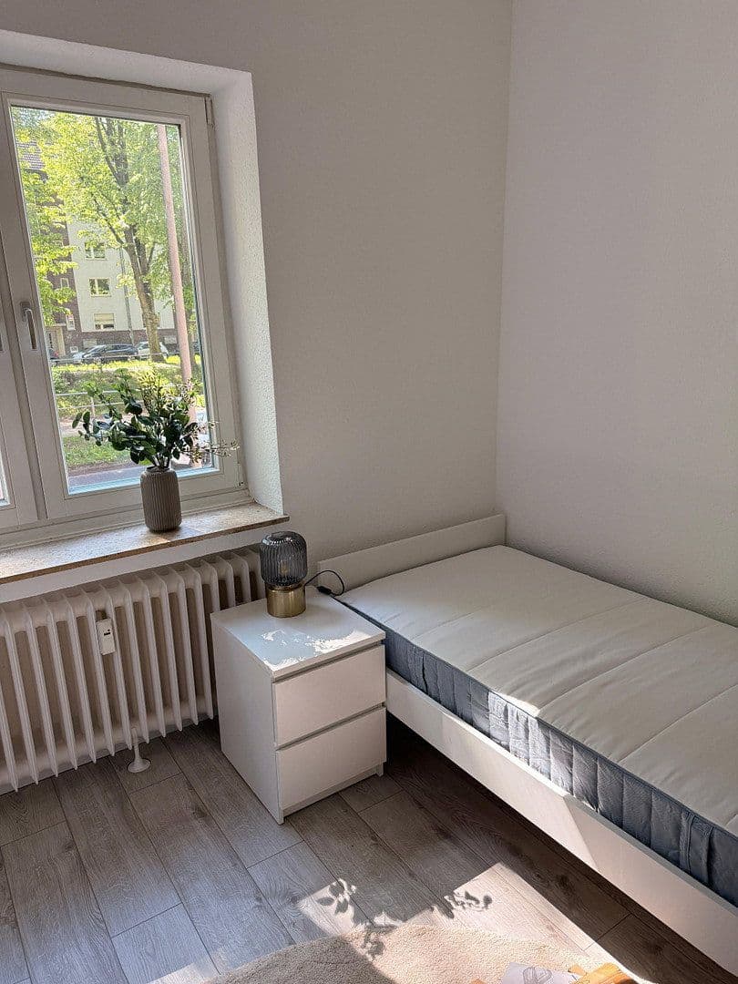 Pronájem bytu 1+1 25 m², Heinrichstr. 105, Düsseldorf, Severní Porýní-Vestfálsko Pronájem bytu 1+1 25 m², Heinrichstr. 105, Düsseldorf, Severní Porýní-Vestfálsko