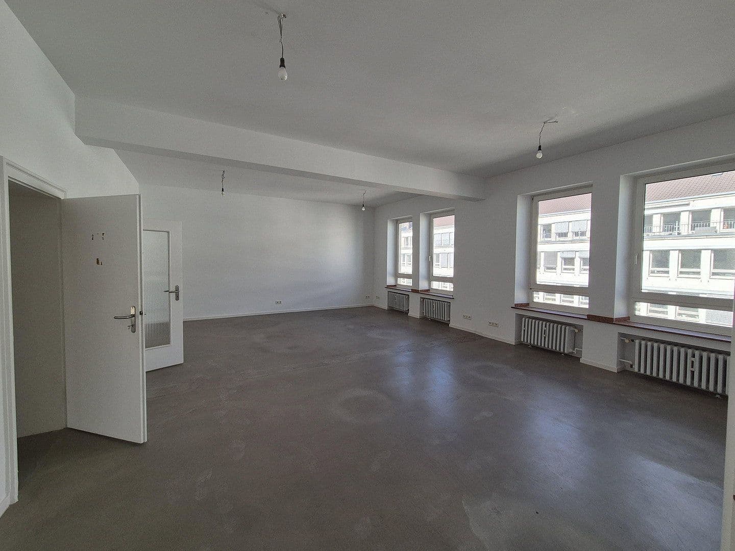 Pronájem kanceláře 160 m², Düsseldorf, Severní Porýní-Vestfálsko Pronájem kanceláře 160 m², Düsseldorf, Severní Porýní-Vestfálsko