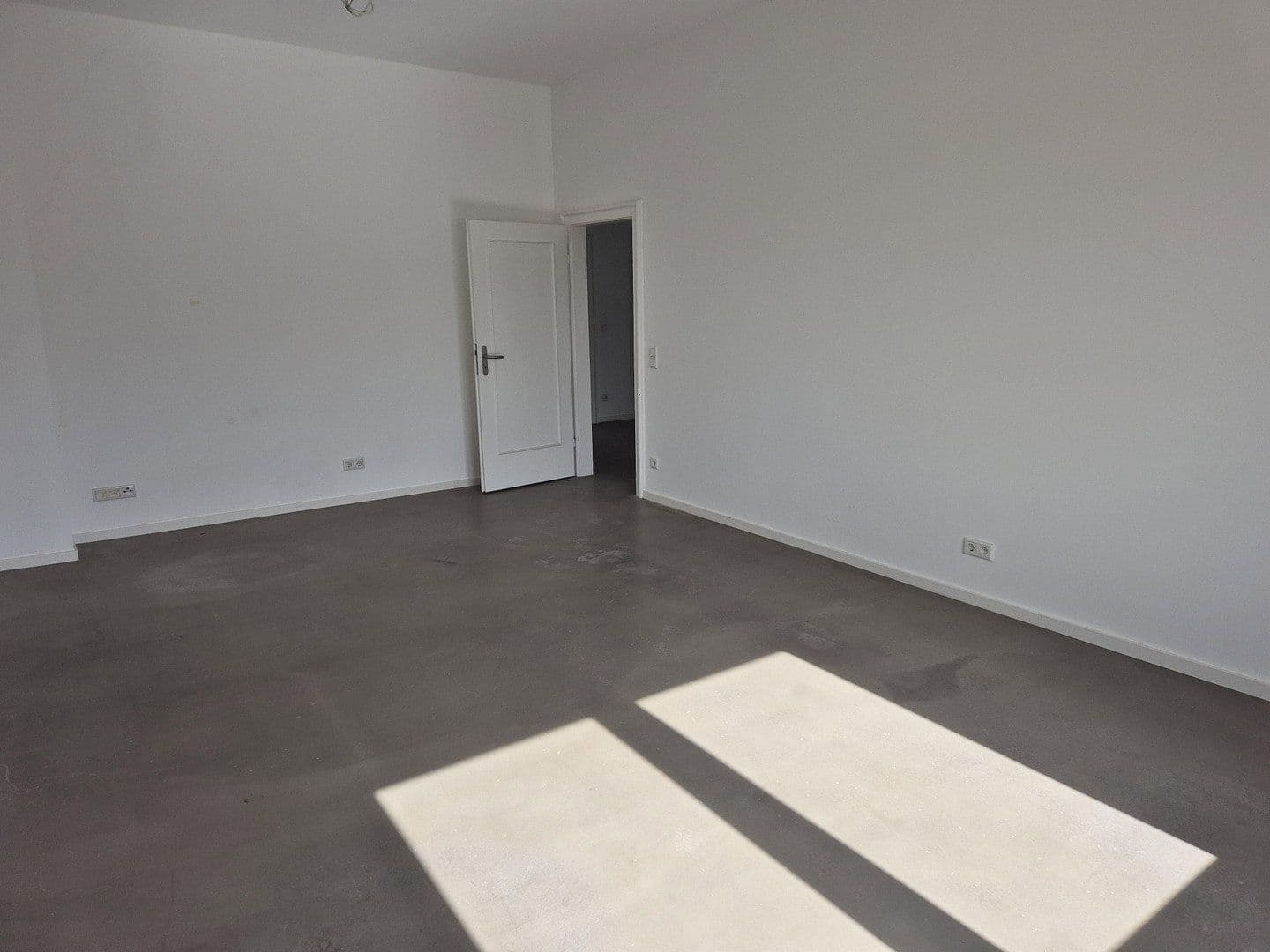 Pronájem kanceláře 160 m², Düsseldorf, Severní Porýní-Vestfálsko Pronájem kanceláře 160 m², Düsseldorf, Severní Porýní-Vestfálsko