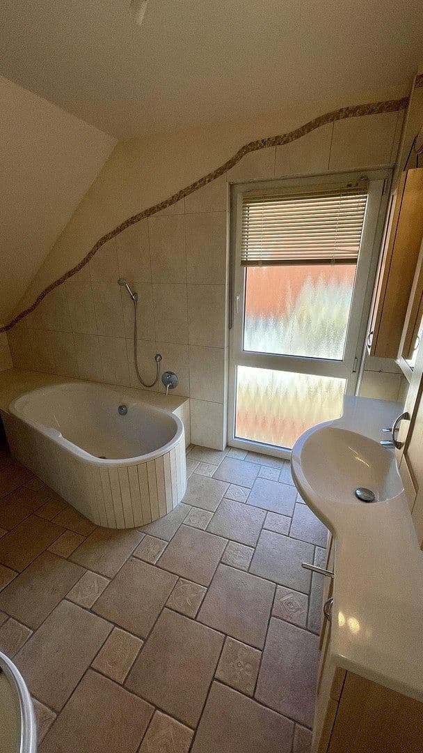 Prodej domu 117 m², pozemek 400 m², Freigericht, Hessen Prodej domu 117 m², pozemek 400 m², Freigericht, Hessen