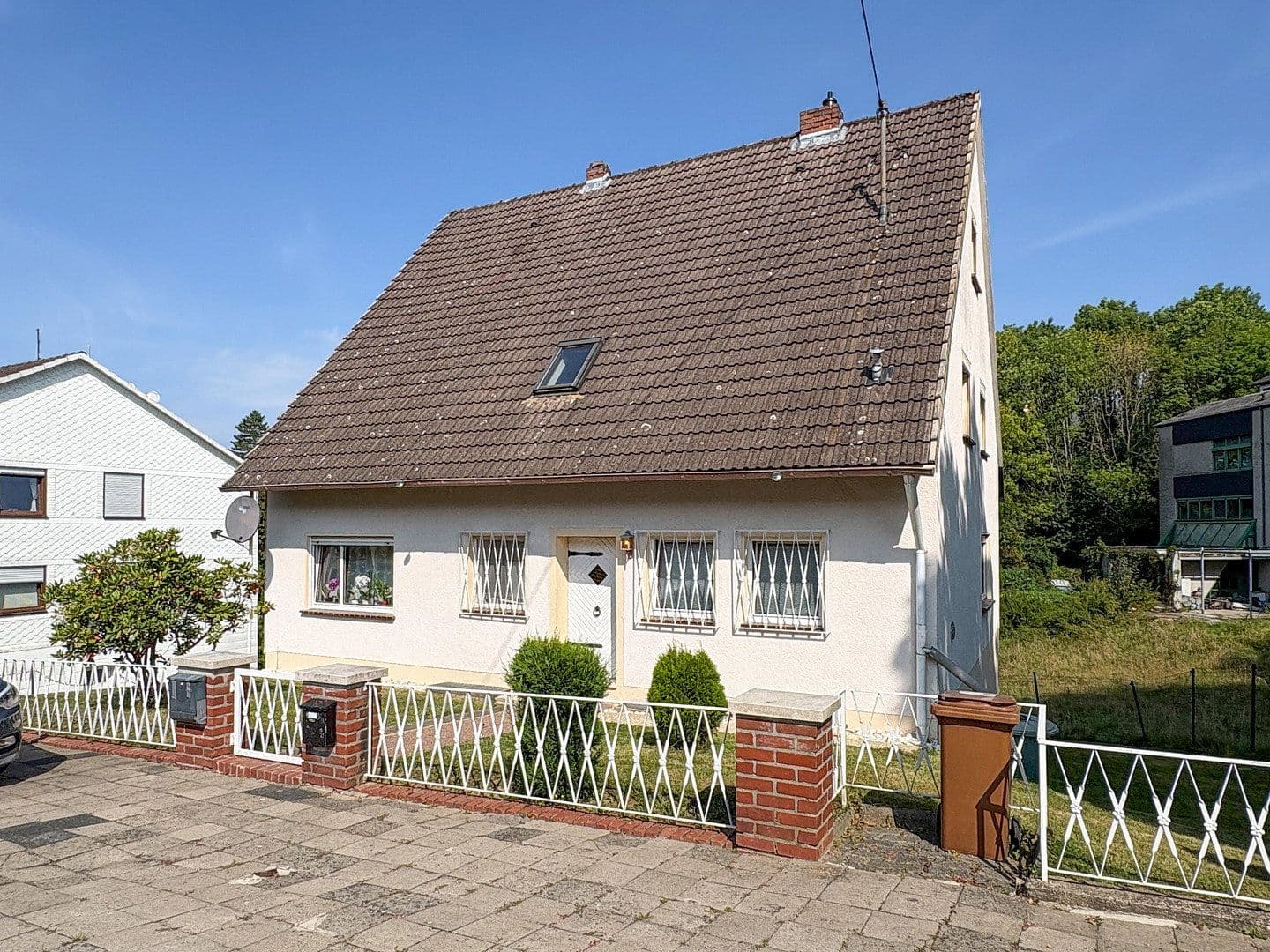 Prodej domu 166 m², pozemek 1.043 m², Hamm (Sieg), Porýní-Falc Prodej domu 166 m², pozemek 1.043 m², Hamm (Sieg), Porýní-Falc