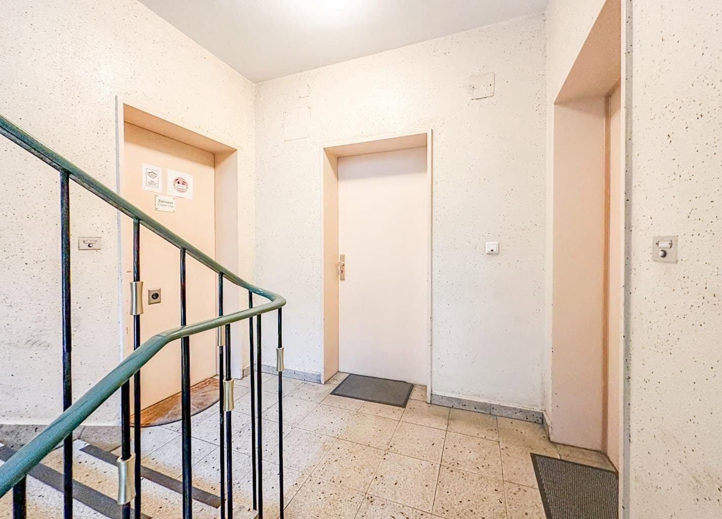 Pronájem bytu 1+1 43 m², Neuendorfer Str. 99, Berlin, Berlín Pronájem bytu 1+1 43 m², Neuendorfer Str. 99, Berlin, Berlín