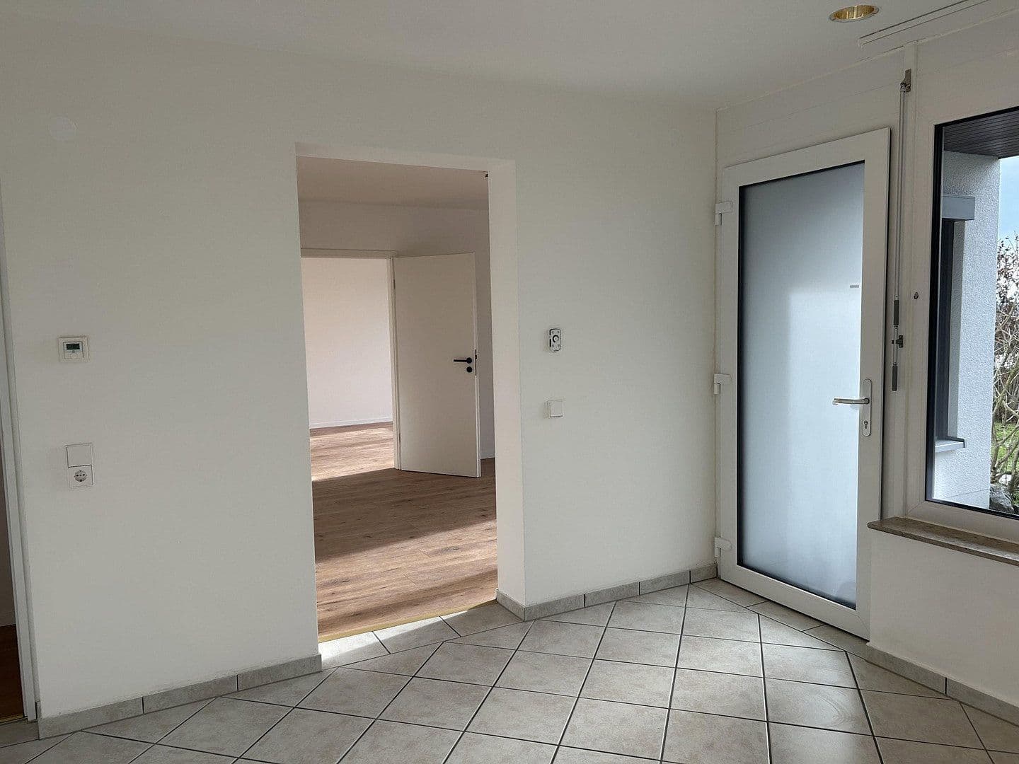 Pronájem bytu 2+kk 61 m², Esslingen am Neckar, Bádensko-Württembersko Pronájem bytu 2+kk 61 m², Esslingen am Neckar, Bádensko-Württembersko