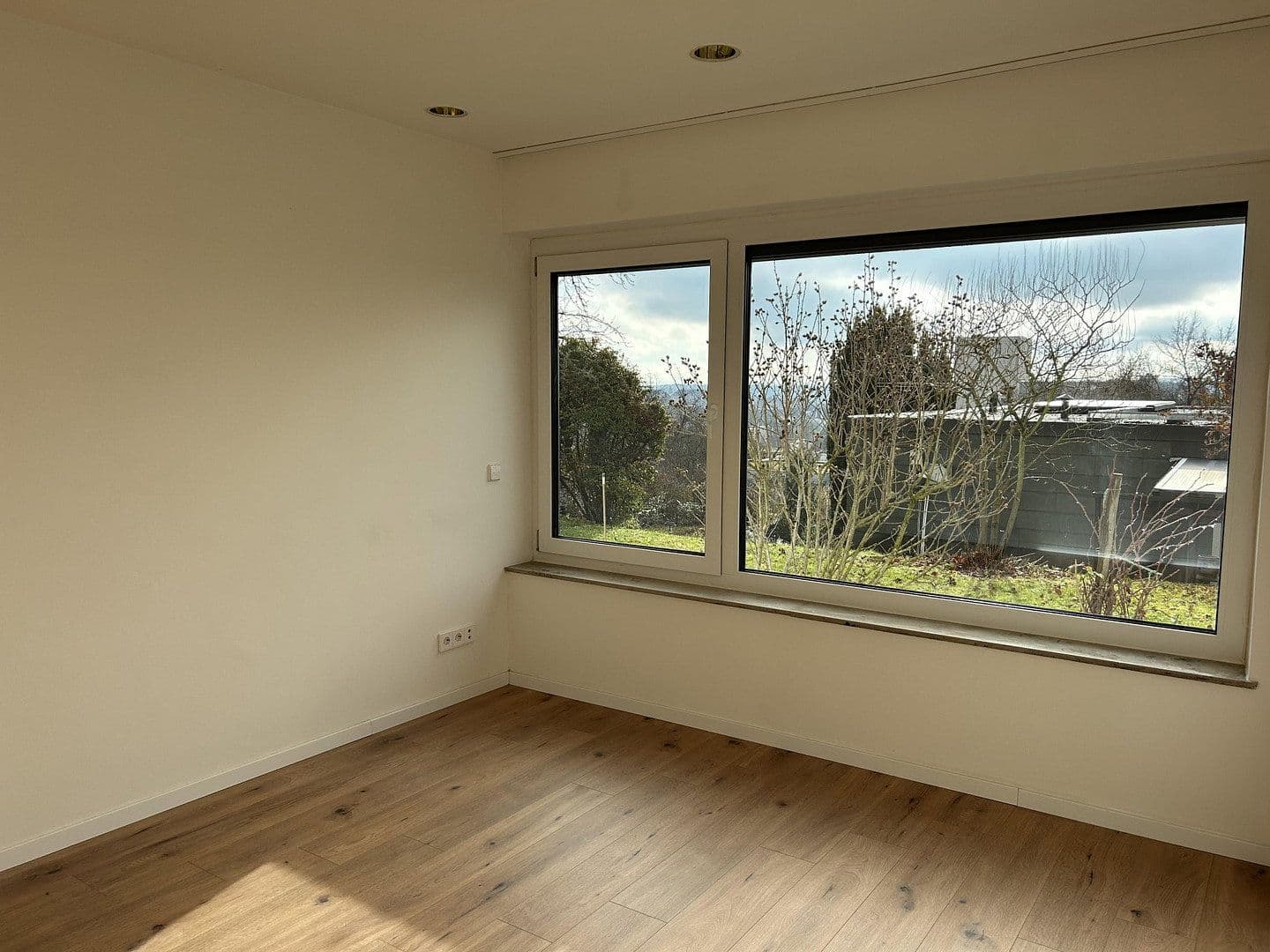 Pronájem bytu 2+kk 61 m², Esslingen am Neckar, Bádensko-Württembersko Pronájem bytu 2+kk 61 m², Esslingen am Neckar, Bádensko-Württembersko