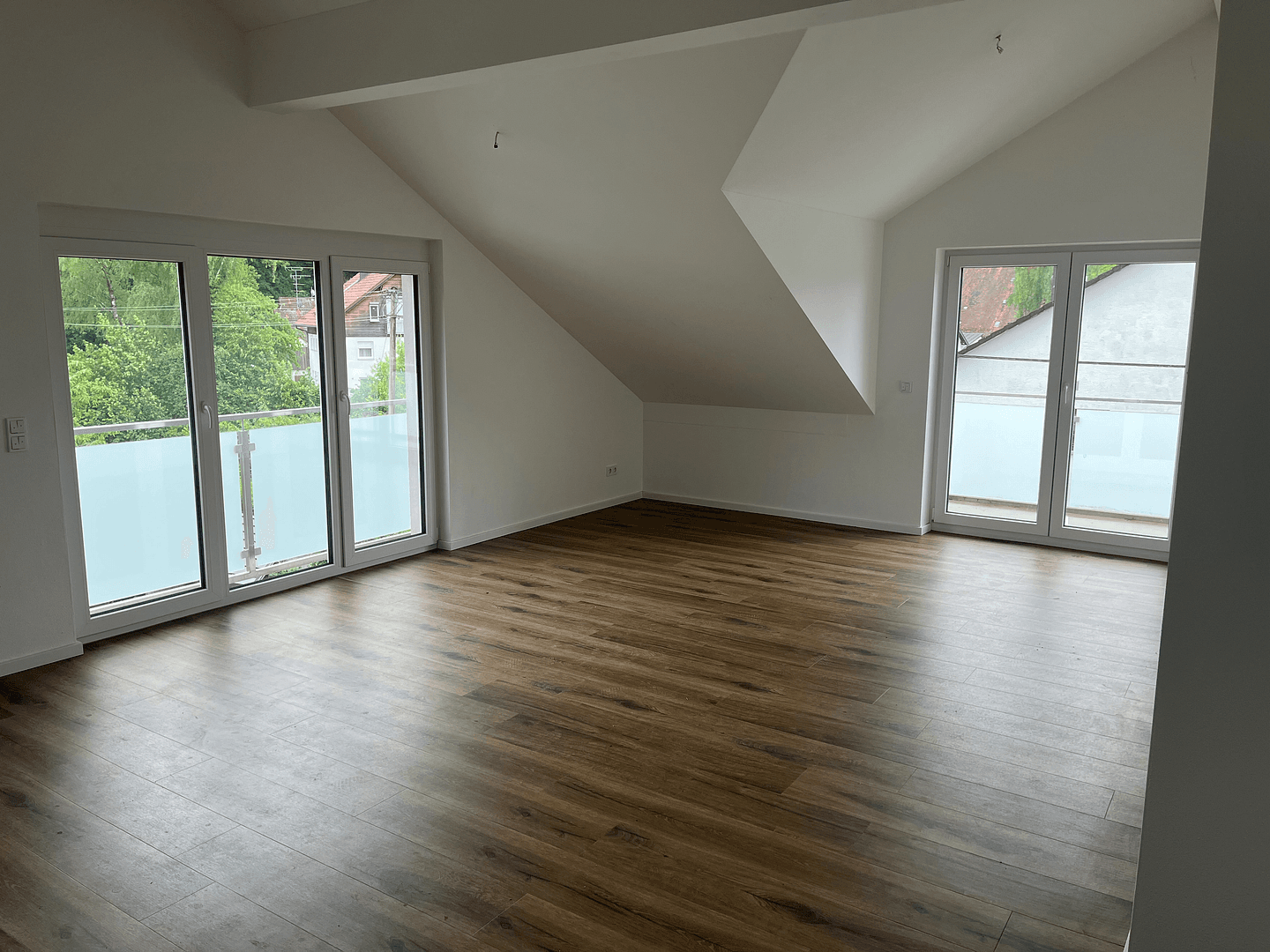 Pronájem bytu 3+kk 93 m², Graf-Seinsheim-Straße 5, Grünbach (Bockhorn), Bavorsko Pronájem bytu 3+kk 93 m², Graf-Seinsheim-Straße 5, Grünbach (Bockhorn), Bavorsko