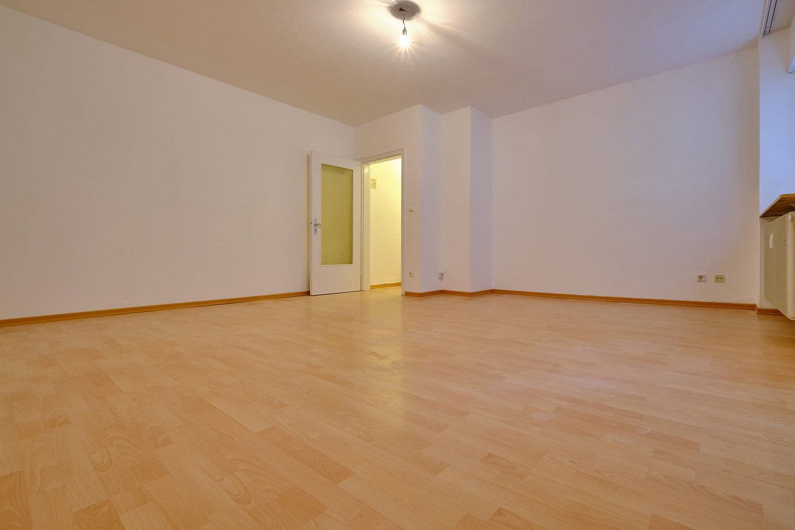 Pronájem bytu 1+1 49 m², C3 11, Mannheim, Bádensko-Württembersko Pronájem bytu 1+1 49 m², C3 11, Mannheim, Bádensko-Württembersko